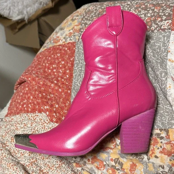 BEAST FASHION Fuchsia Heeled Boots with Silver Tips - Picture 4 of 12